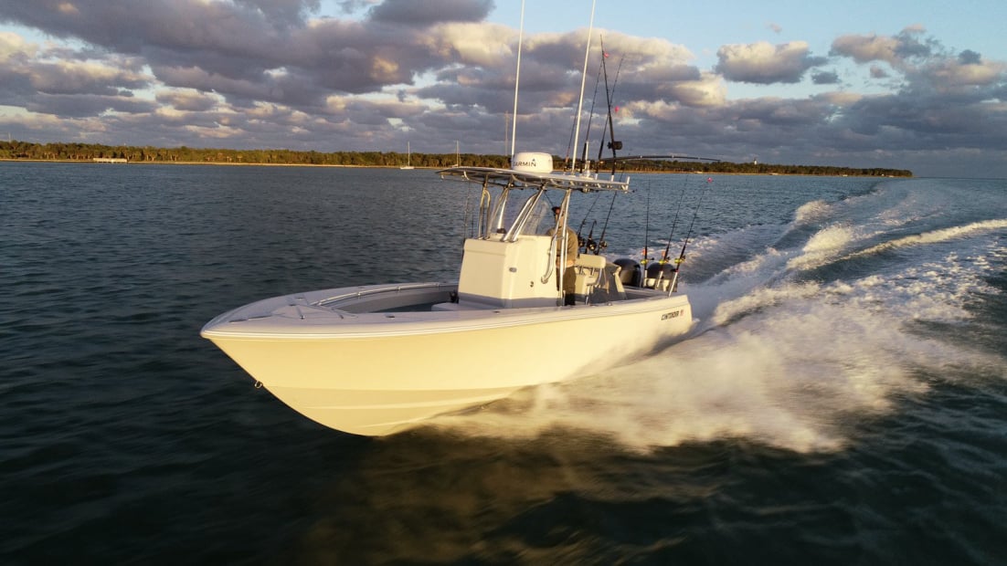 Contender 25 Tournament fishing boat