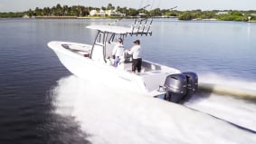 Contender 30 ST stepped-hull sportfish